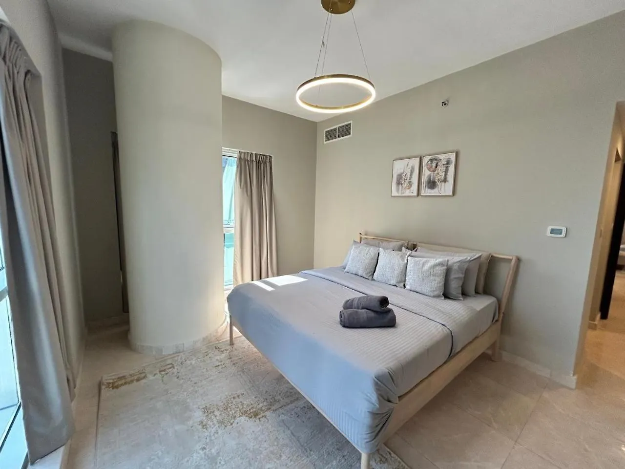 Apartment Spacious 1Bhk Apartment, Near City Centre Dubai